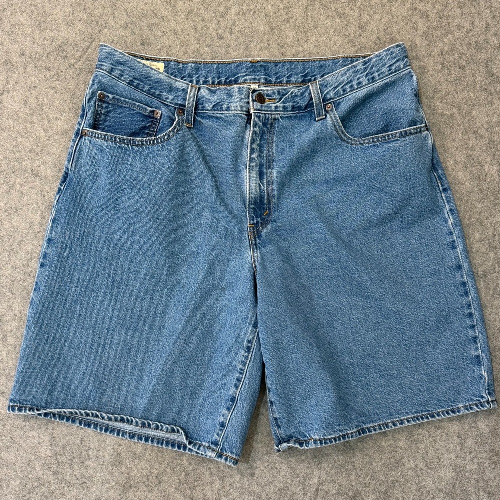 Levi's Vintage Medium Wash Blue Denim Relaxed Fit Jean Shorts Men's Size 33